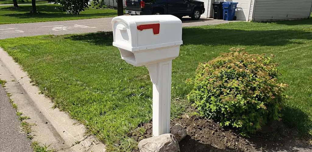 Mailbox installation for a residential curbside mailbox in Stamford, CT